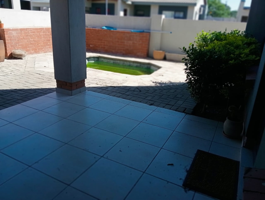 3 Bedroom Property for Sale in Waterkloof East North West